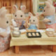 Sylvanian Families Familia Conejo de Leche