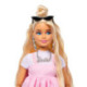 Barbie Muñeca Barbie Deluxe Style Nº 3 con Vestido Barbiecore en Rosa Pastel con Lazo Extragrande y Pelo Rubio