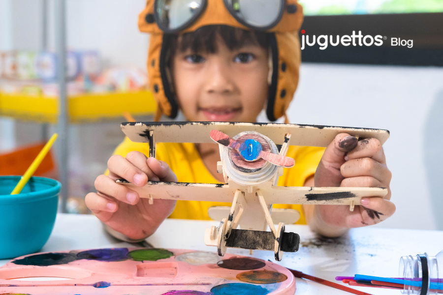 Construyendo el Mundo con Juguetes